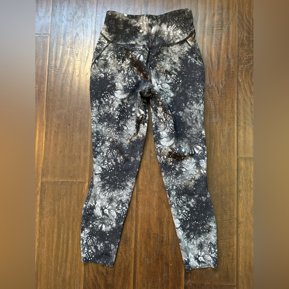 Lululemon Base Pace High-Rise Tight size 8 retail $118 - Picture 6 of 8